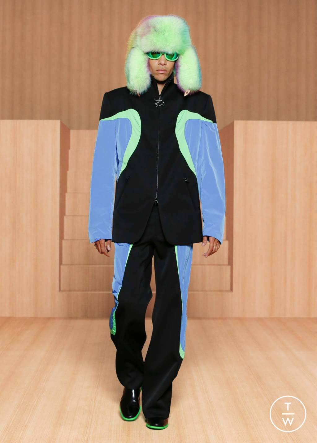 Fashion Week Paris Spring/Summer 2022 look 24 from the Louis Vuitton collection menswear