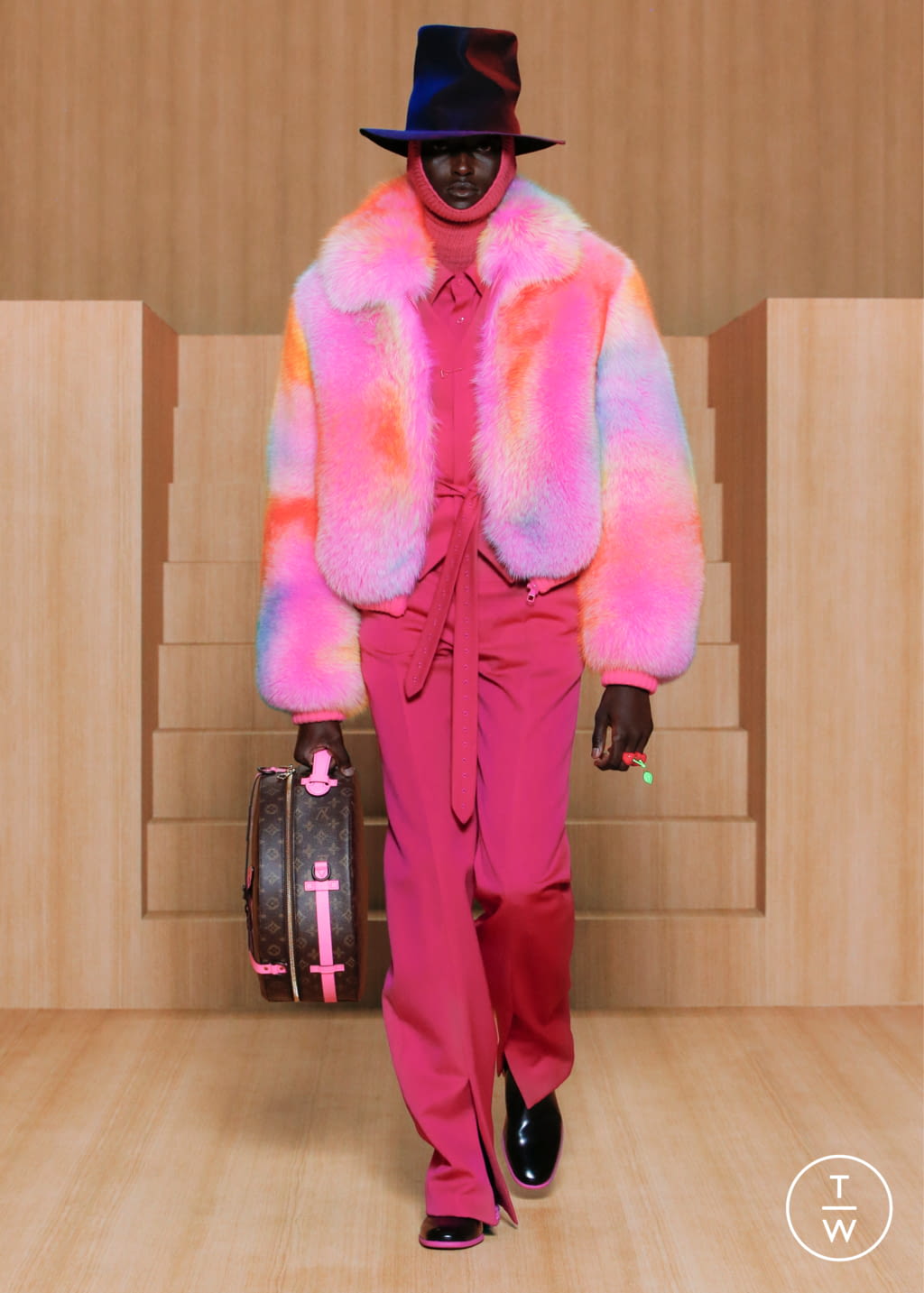 Fashion Week Paris Spring/Summer 2022 look 39 from the Louis Vuitton collection 男装