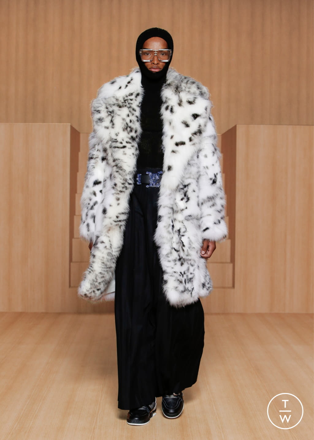 Fashion Week Paris Spring/Summer 2022 look 55 from the Louis Vuitton collection menswear