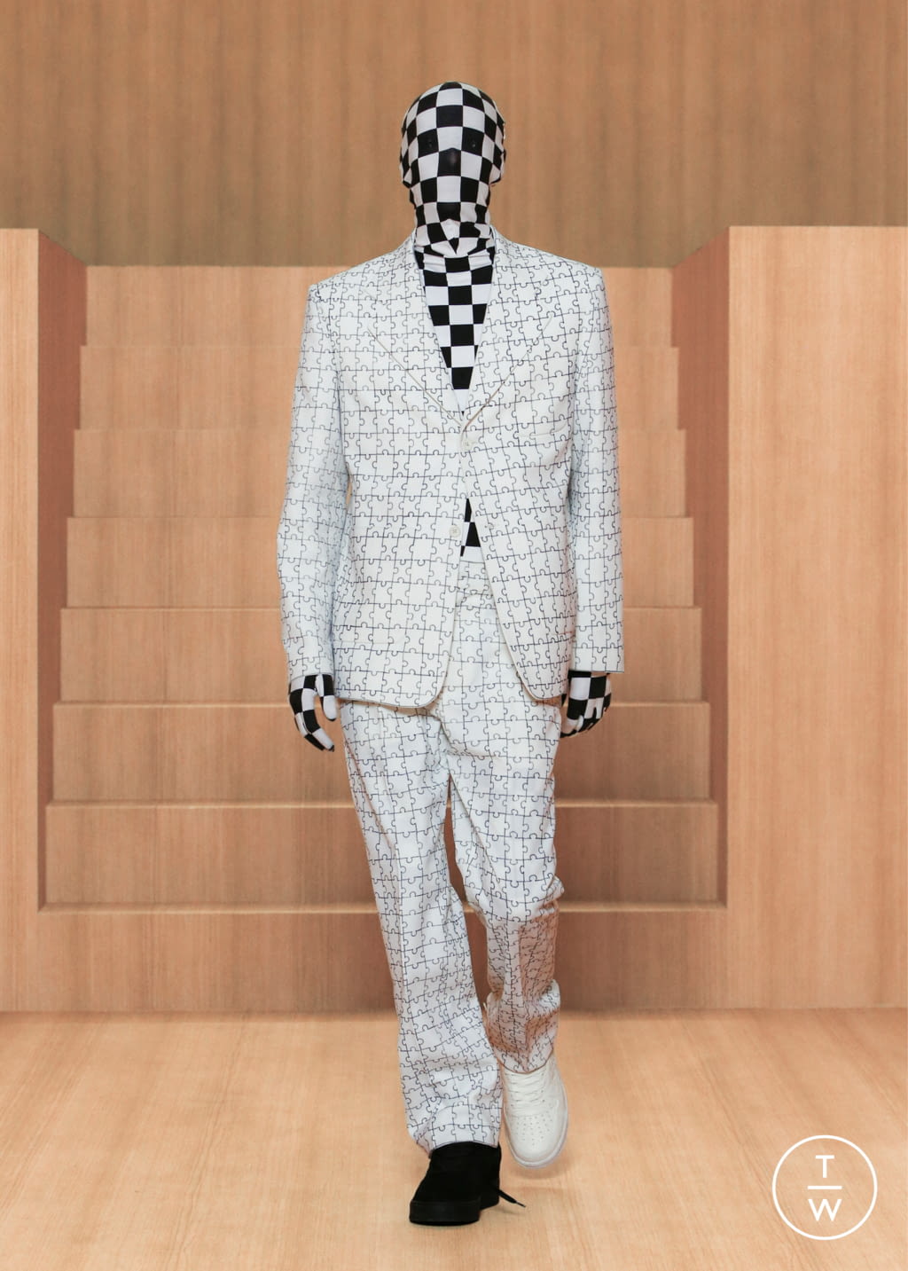 Fashion Week Paris Spring/Summer 2022 look 57 from the Louis Vuitton collection menswear
