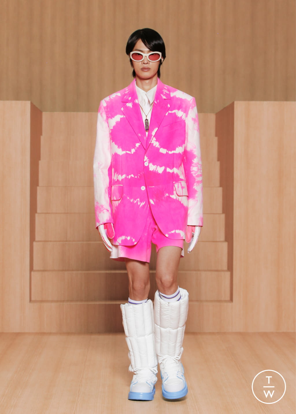 Fashion Week Paris Spring/Summer 2022 look 65 from the Louis Vuitton collection 男装