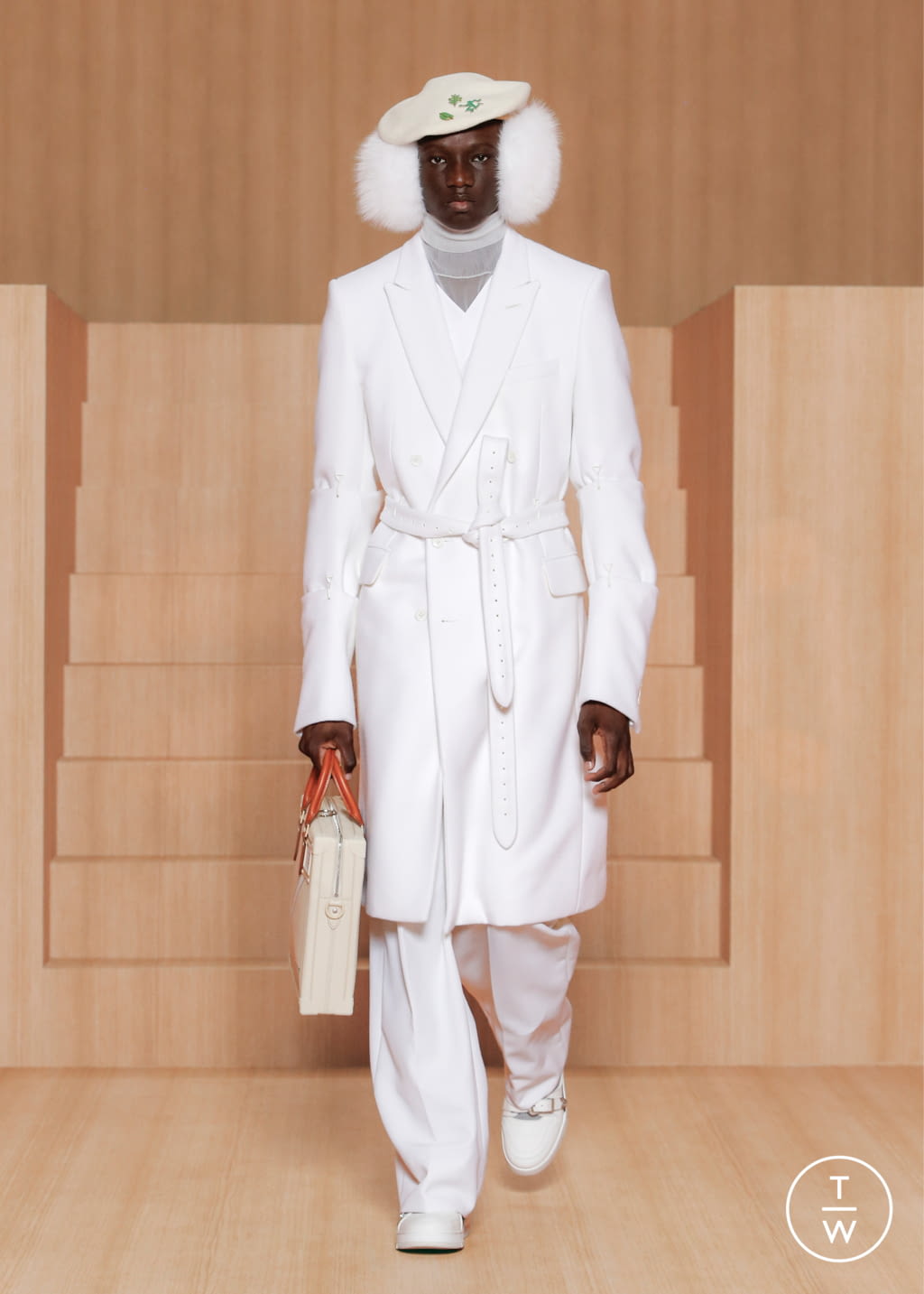 Fashion Week Paris Spring/Summer 2022 look 68 from the Louis Vuitton collection 男装