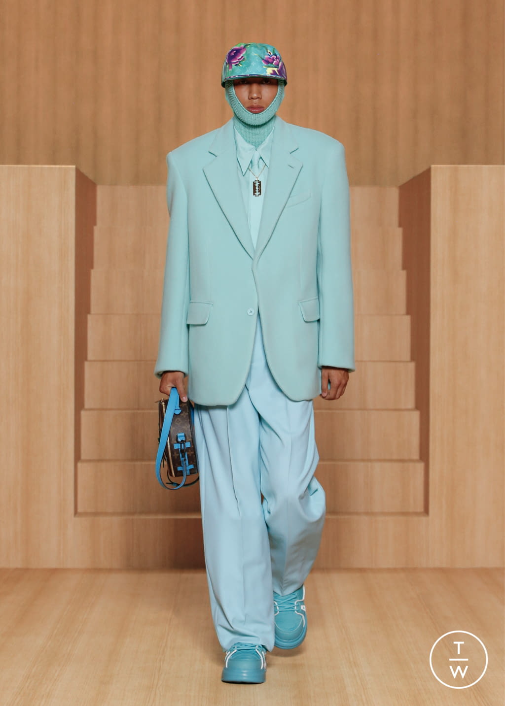 Fashion Week Paris Spring/Summer 2022 look 71 from the Louis Vuitton collection 男装