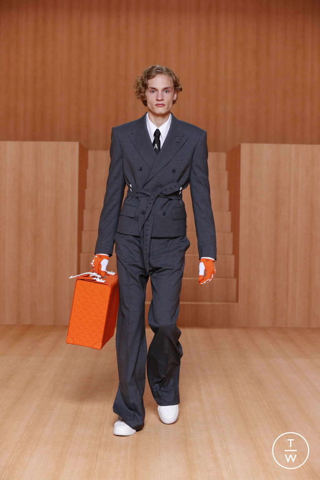 Fashion Week Paris Spring/Summer 2022 look 76 from the Louis Vuitton collection menswear