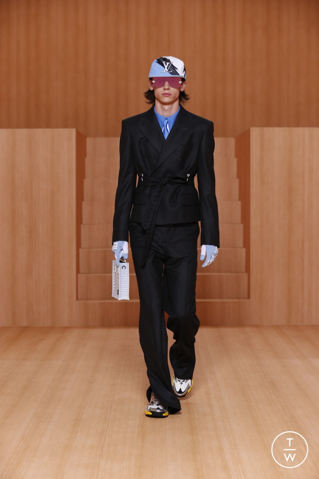 Fashion Week Paris Spring/Summer 2022 look 77 from the Louis Vuitton collection menswear