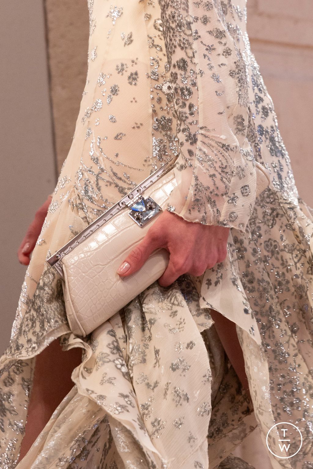 Fashion Week Milan Fall/Winter 2025 look 63 from the Louis Vuitton collection 女装配饰