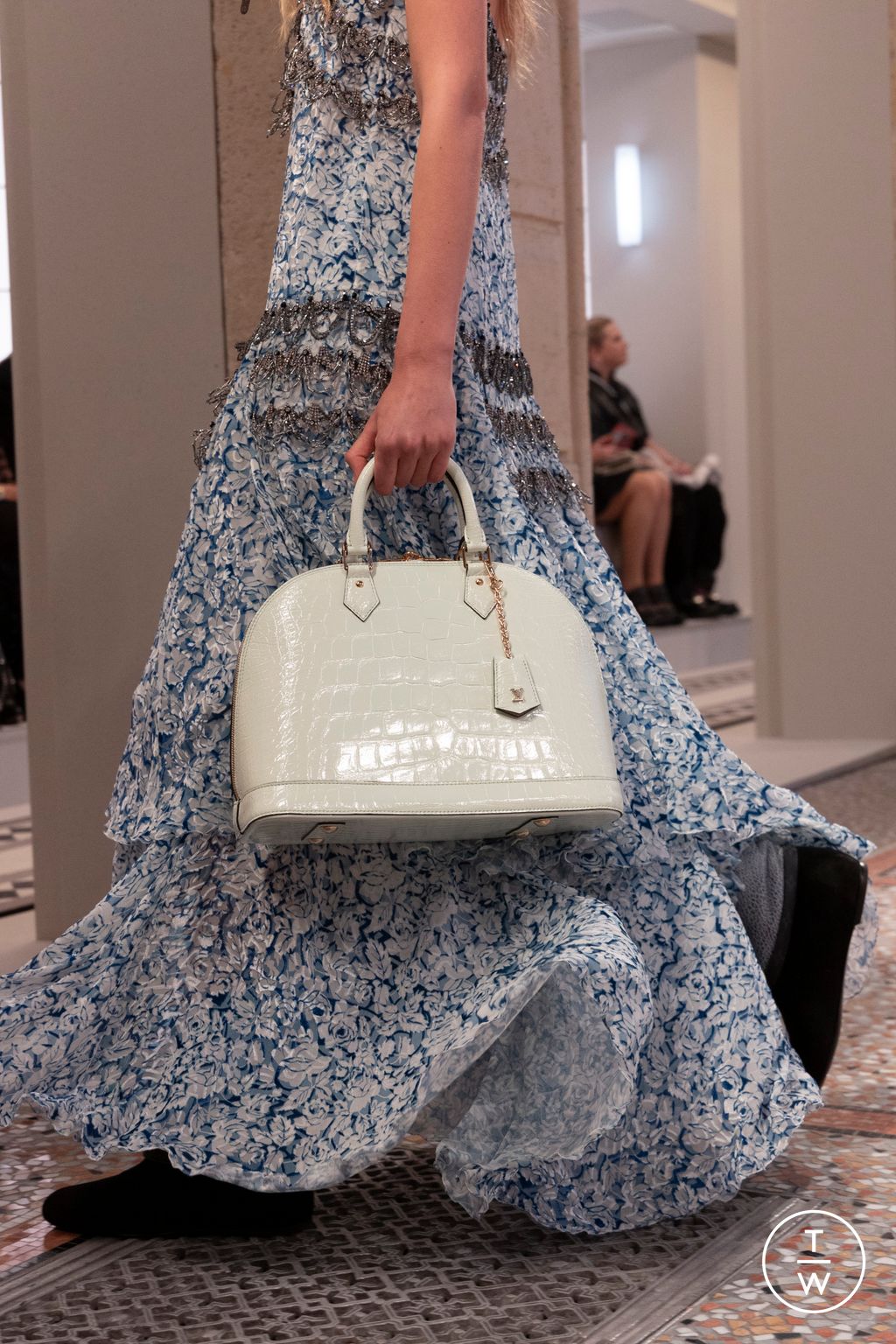 Fashion Week Milan Fall/Winter 2025 look 66 from the Louis Vuitton collection 女装配饰