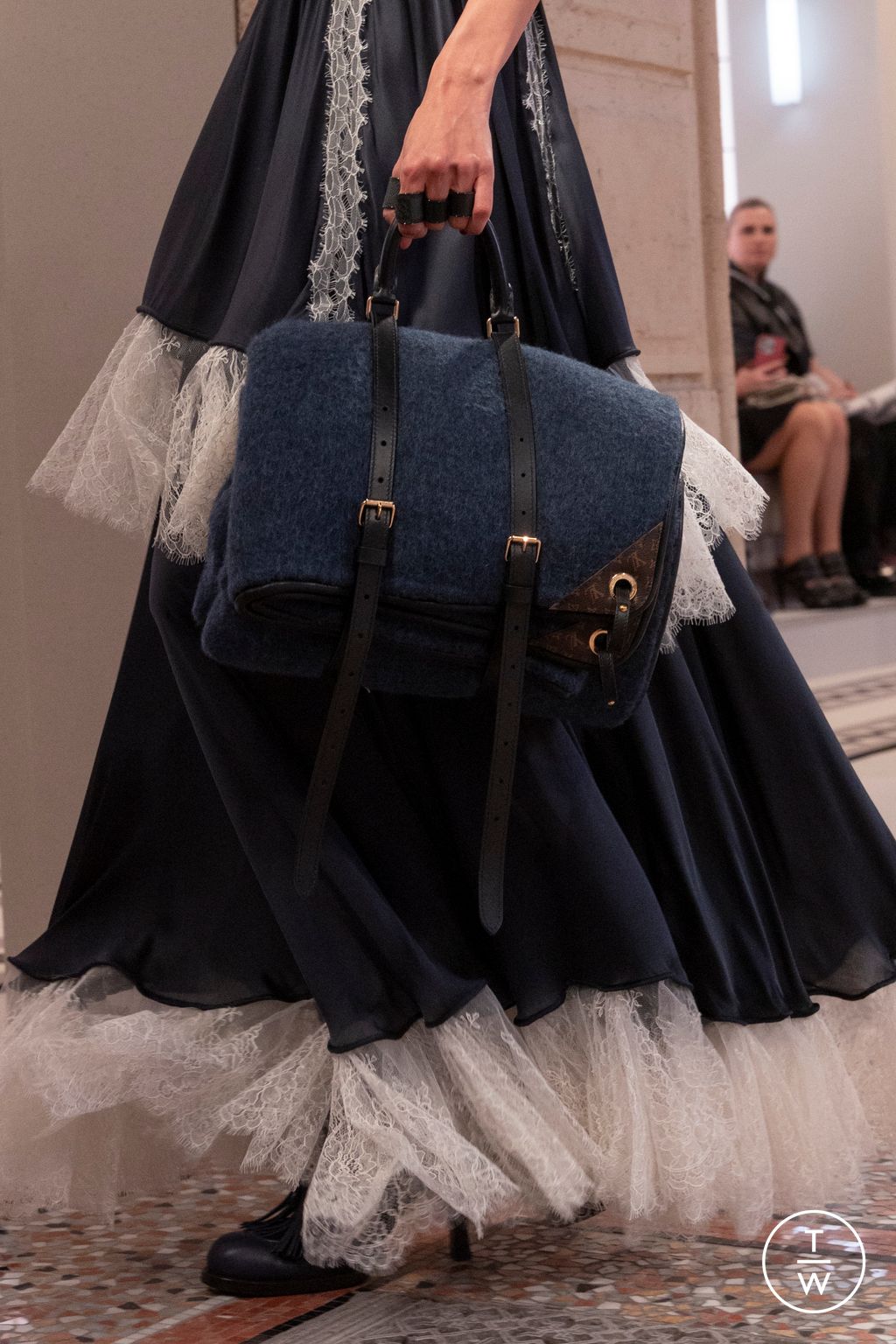 Fashion Week Milan Fall/Winter 2025 look 78 from the Louis Vuitton collection 女装配饰