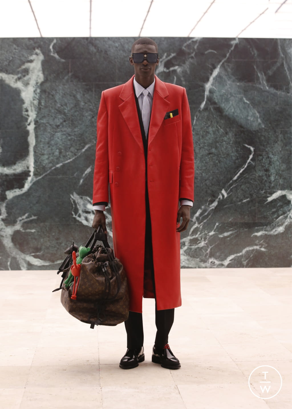 Fashion Week Paris Fall/Winter 2021 look 6 from the Louis Vuitton collection 男装