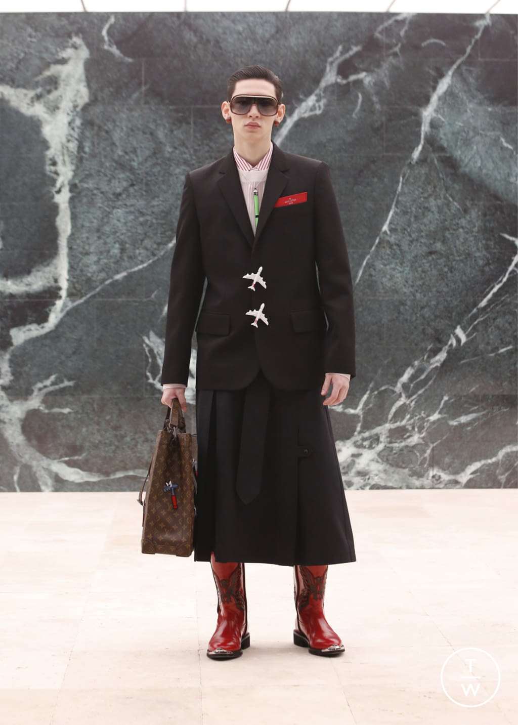 Fashion Week Paris Fall/Winter 2021 look 10 from the Louis Vuitton collection 男装