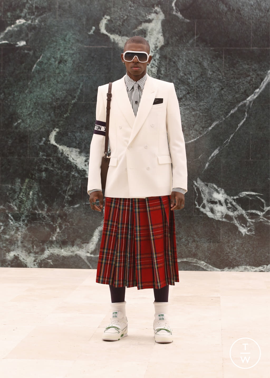 Fashion Week Paris Fall/Winter 2021 look 12 from the Louis Vuitton collection menswear