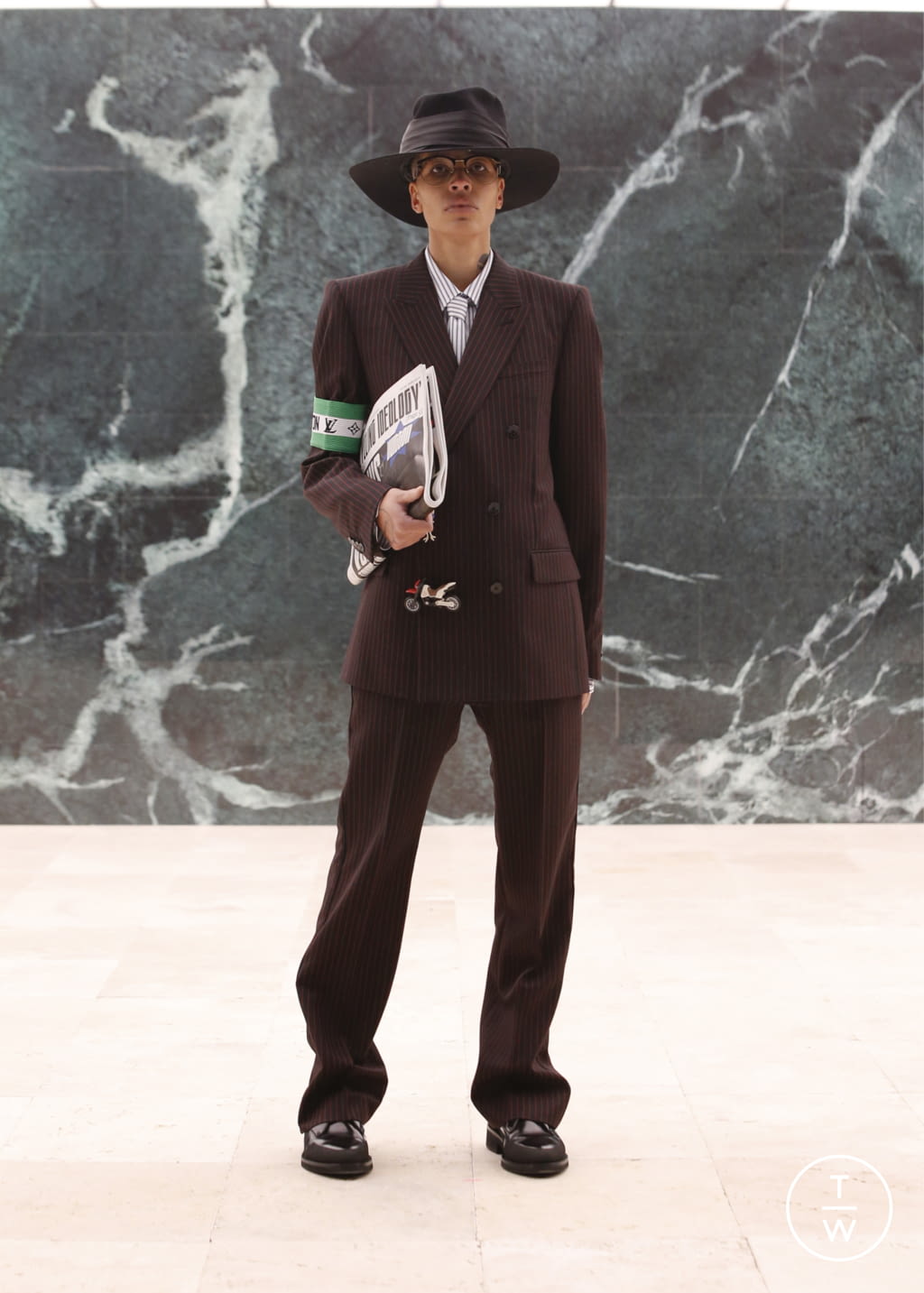 Fashion Week Paris Fall/Winter 2021 look 15 from the Louis Vuitton collection menswear