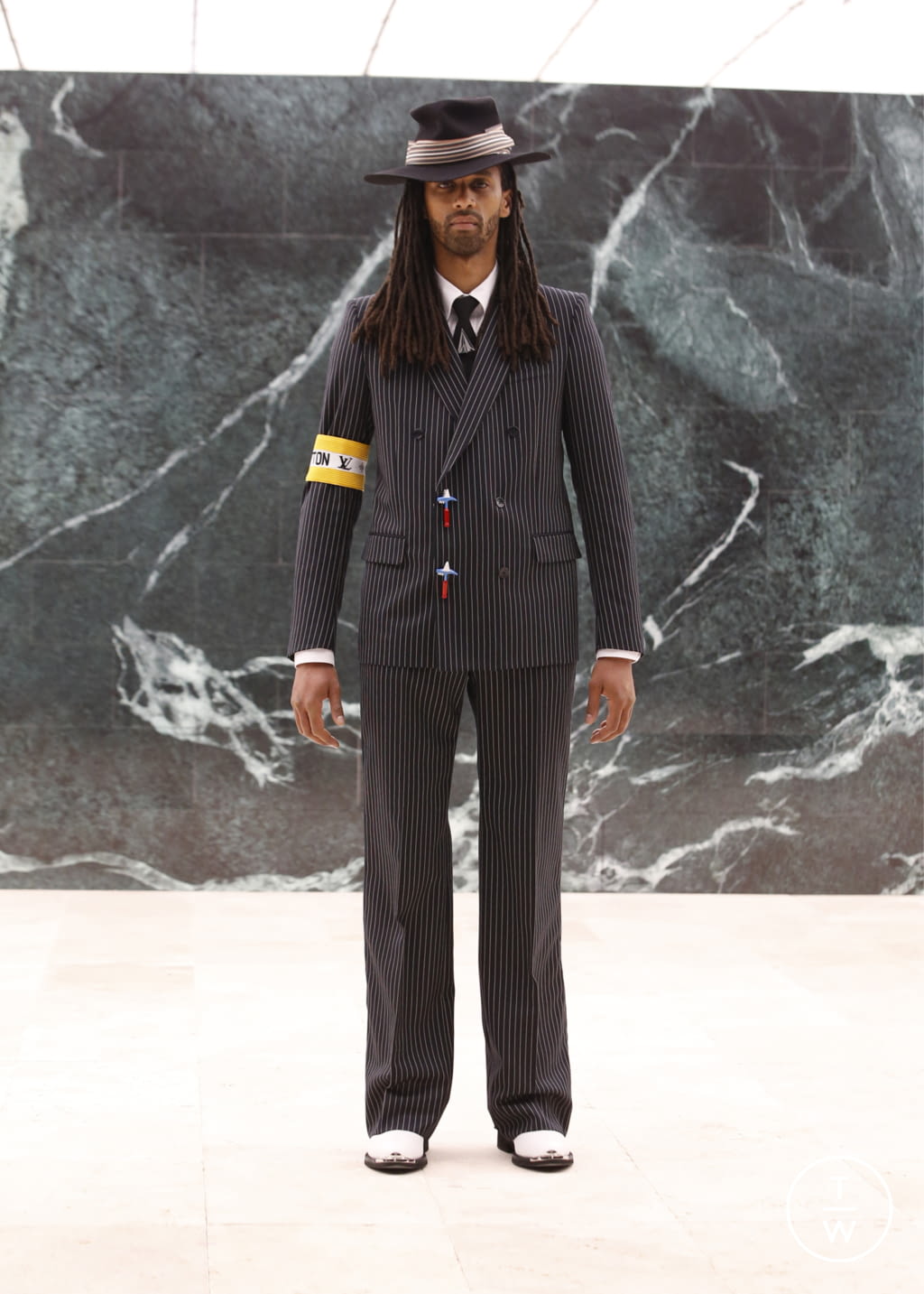 Fashion Week Paris Fall/Winter 2021 look 19 from the Louis Vuitton collection menswear