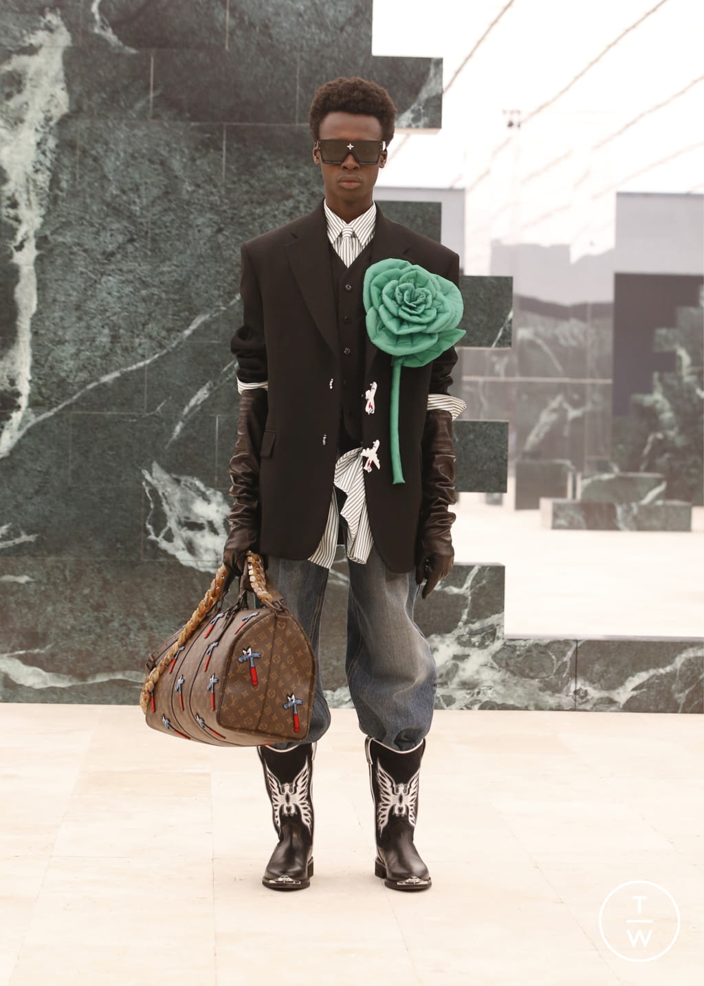 Fashion Week Paris Fall/Winter 2021 look 25 from the Louis Vuitton collection menswear