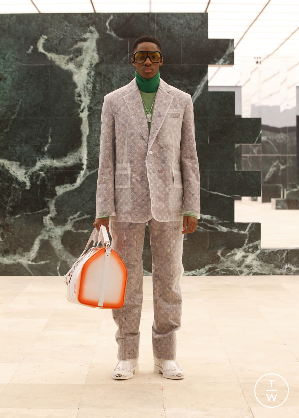 Fashion Week Paris Fall/Winter 2021 look 36 from the Louis Vuitton collection 男装