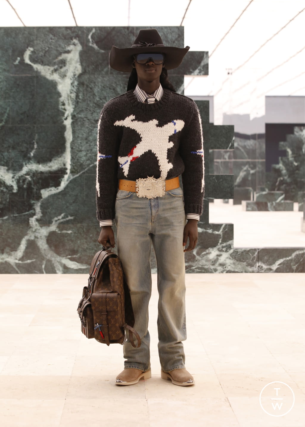 Fashion Week Paris Fall/Winter 2021 look 40 from the Louis Vuitton collection menswear