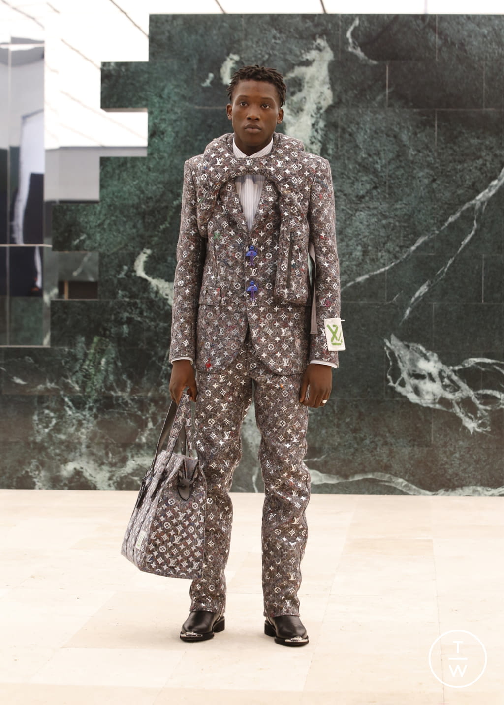 Fashion Week Paris Fall/Winter 2021 look 41 from the Louis Vuitton collection menswear