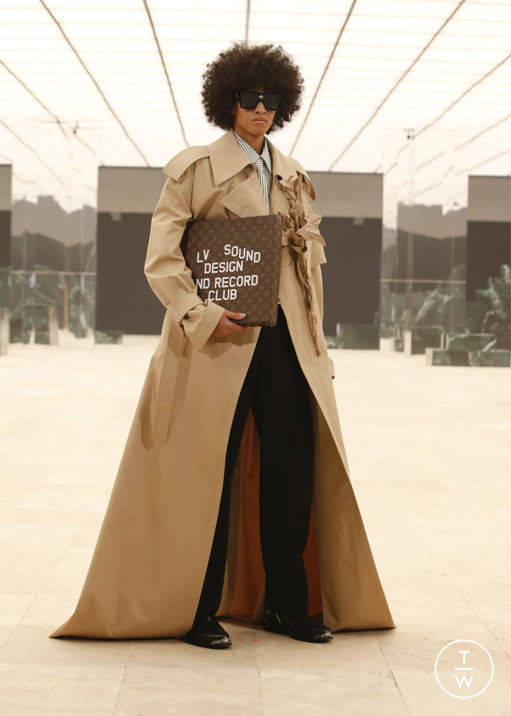 Fashion Week Paris Fall/Winter 2021 look 53 de la collection Louis Vuitton menswear