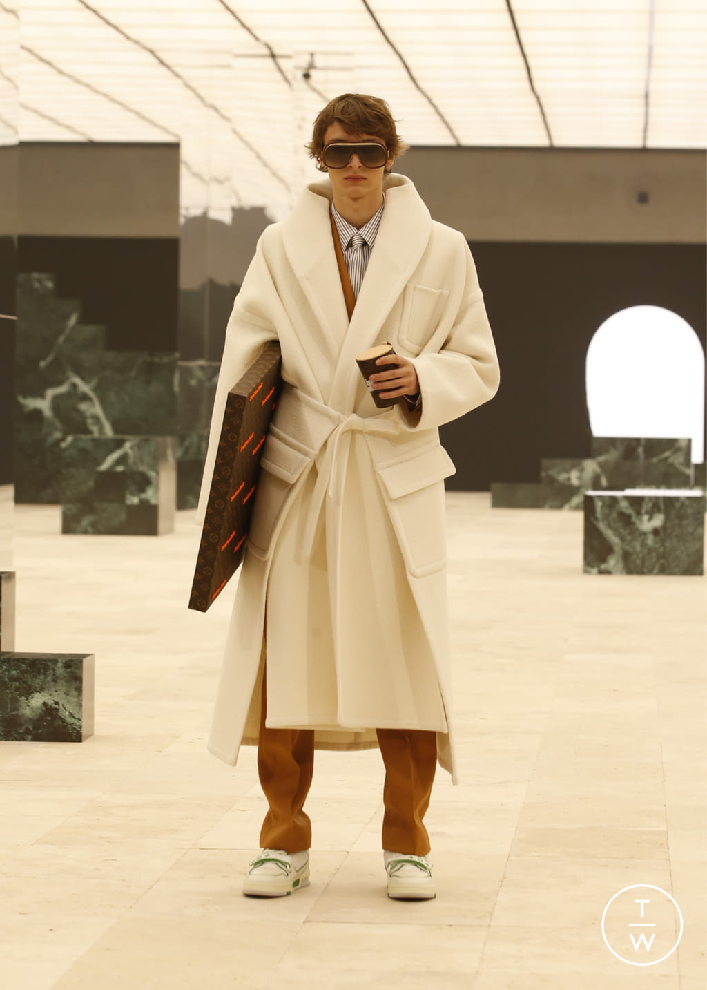 Fashion Week Paris Fall/Winter 2021 look 57 from the Louis Vuitton collection menswear