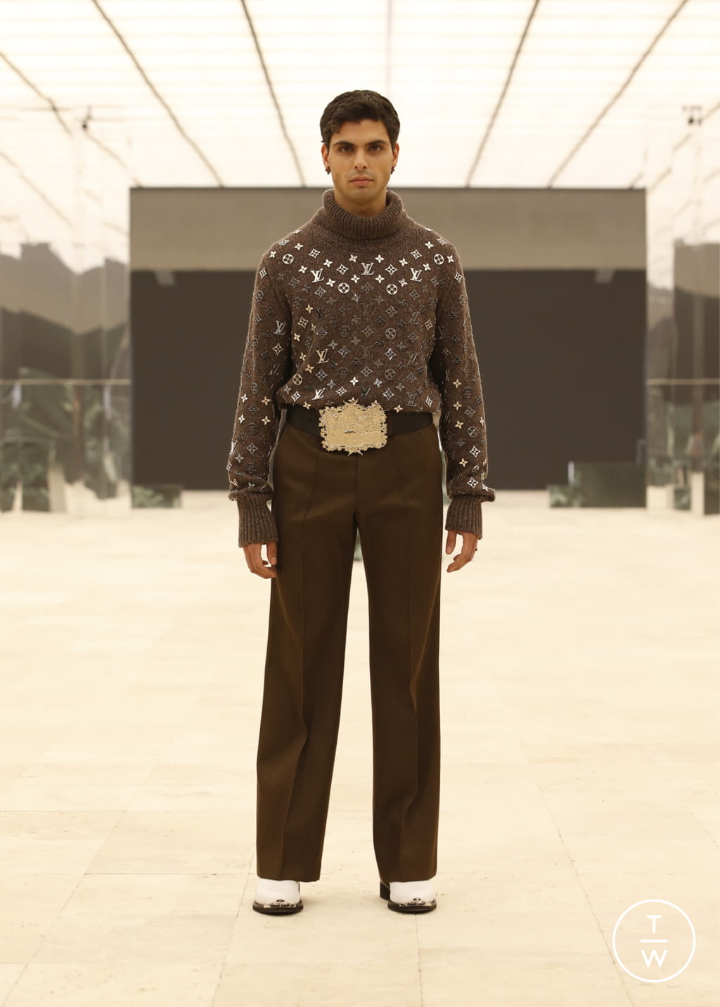 Fashion Week Paris Fall/Winter 2021 look 60 from the Louis Vuitton collection 男装