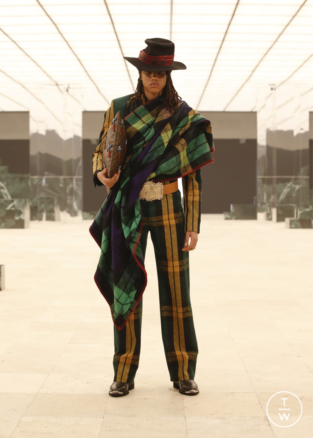 Fashion Week Paris Fall/Winter 2021 look 63 from the Louis Vuitton collection menswear