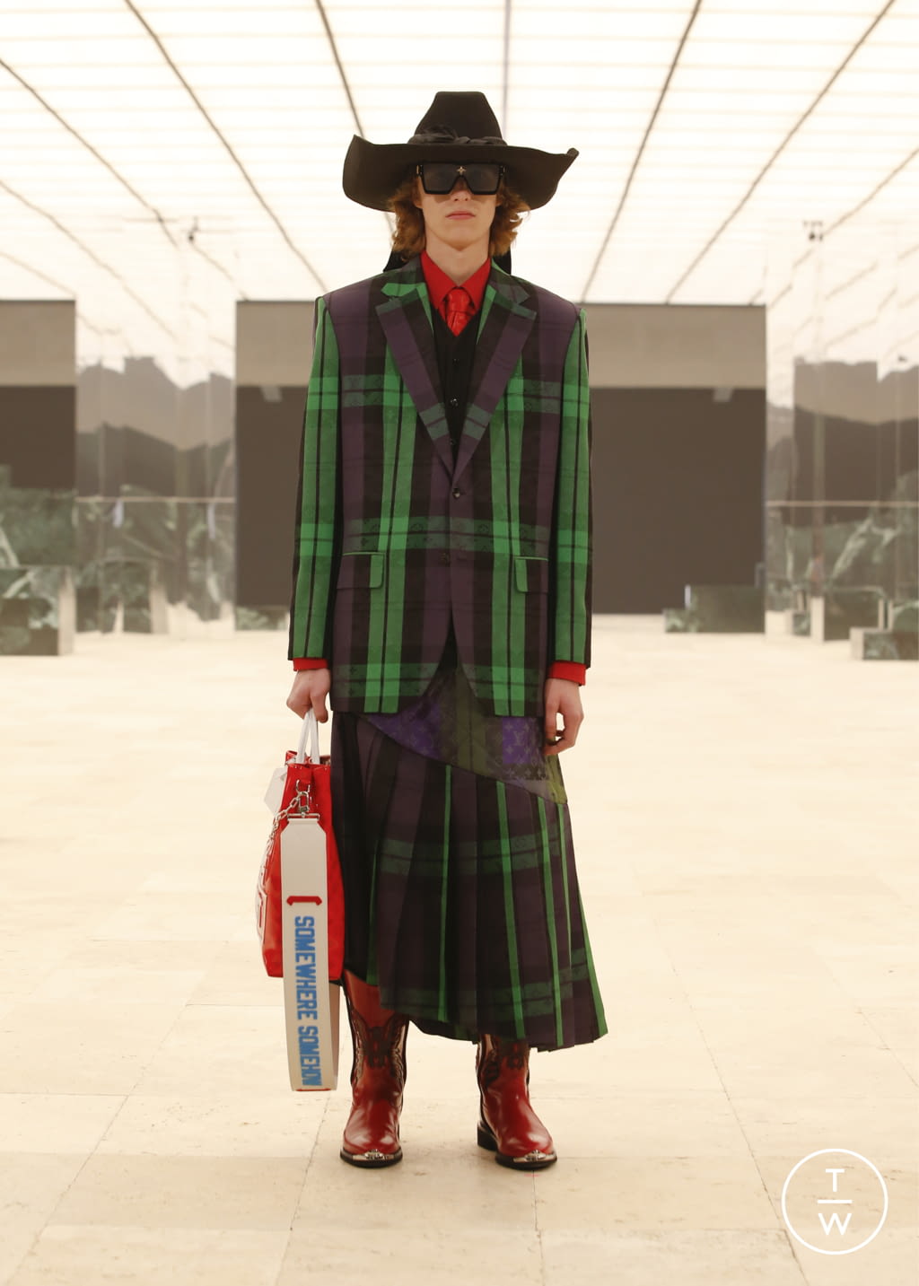 Fashion Week Paris Fall/Winter 2021 look 64 from the Louis Vuitton collection 男装