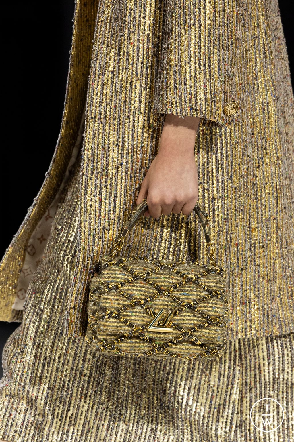 Fashion Week Paris Fall/Winter 2024 look 14 from the Louis Vuitton collection womenswear accessories
