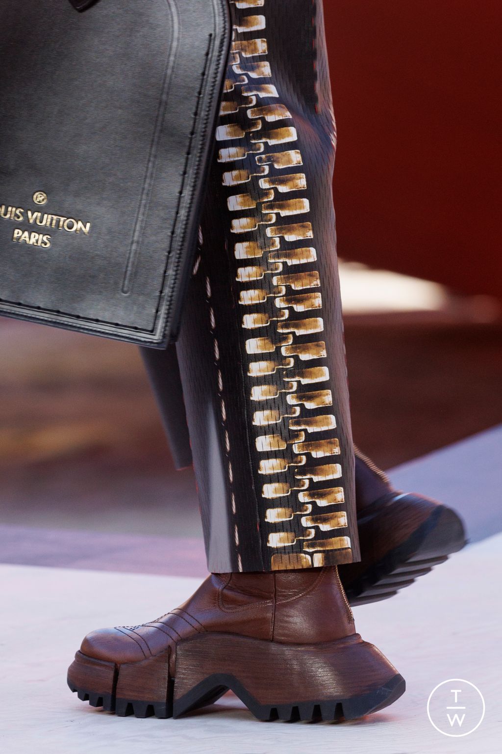 Fashion Week Paris Spring/Summer 2023 look 3 de la collection Louis Vuitton womenswear accessories