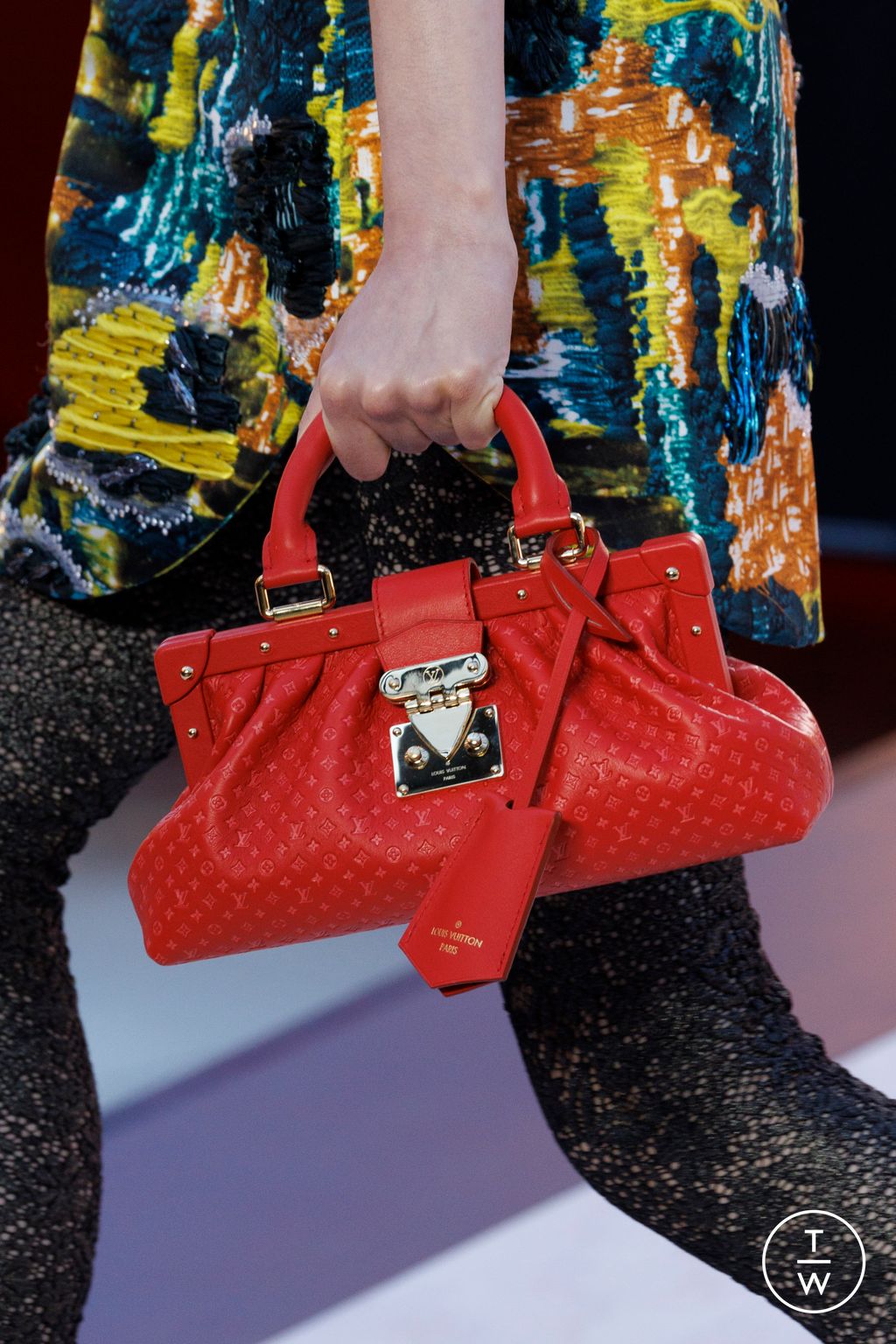 Fashion Week Paris Spring/Summer 2023 look 17 de la collection Louis Vuitton womenswear accessories