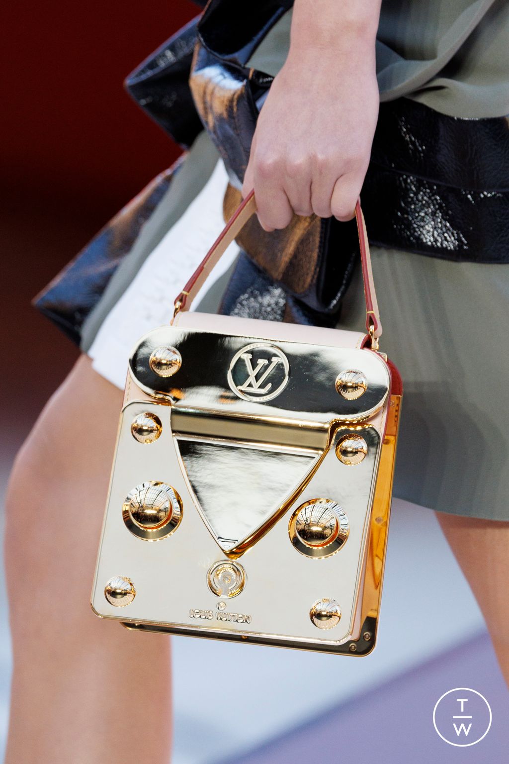 Fashion Week Paris Spring/Summer 2023 look 29 from the Louis Vuitton collection womenswear accessories