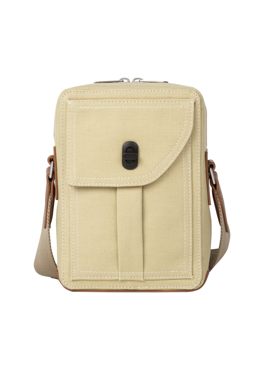 Fashion Week Paris Spring/Summer 2022 look 16 de la collection Paul Smith menswear accessories