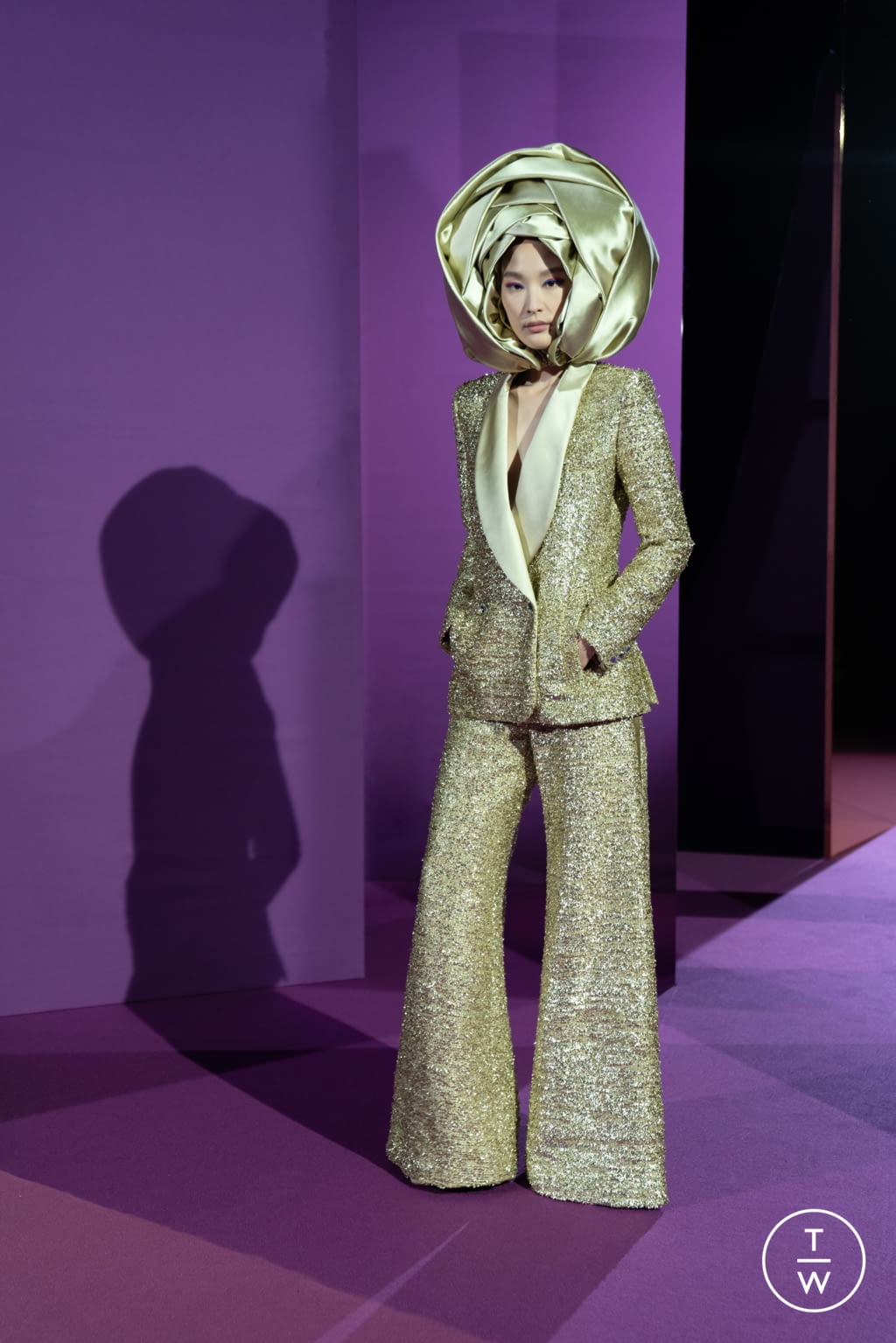 Fashion Week Paris Fall/Winter 2021 look 7 de la collection Alexis Mabille couture