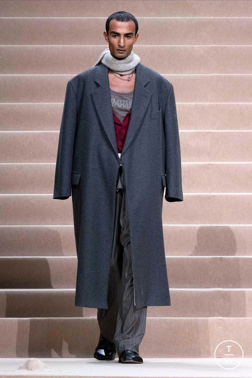 Fashion Week Florence - Pitti Fall/Winter 2024 look 19 de la collection Magliano menswear