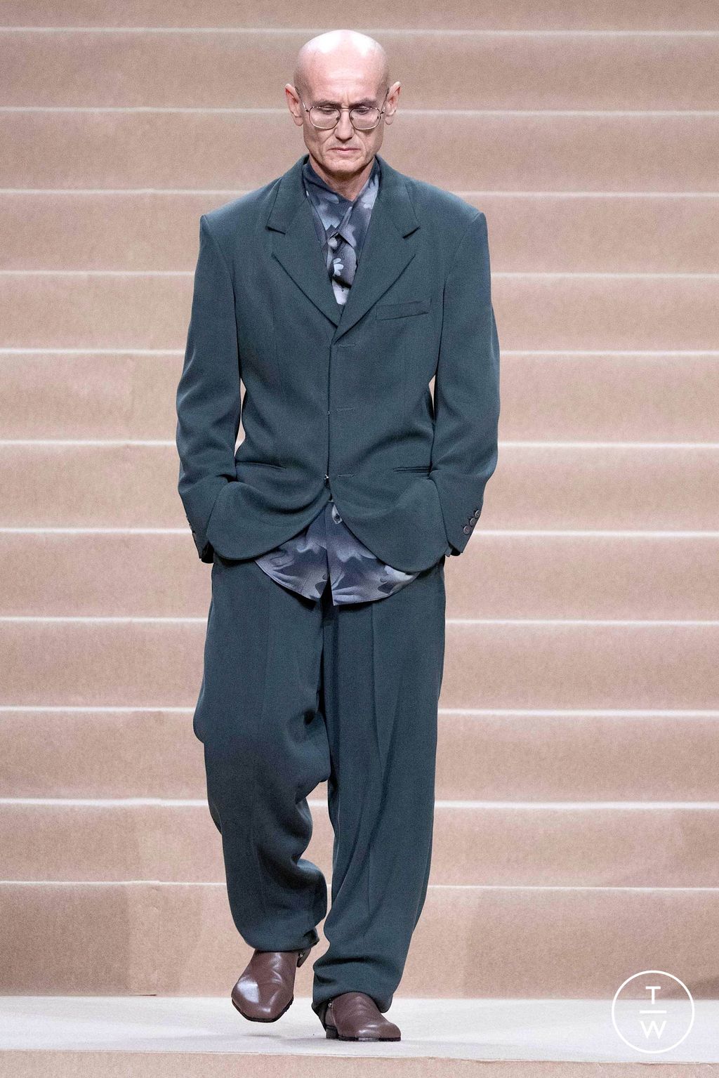 Fashion Week Florence - Pitti Fall/Winter 2024 look 20 de la collection Magliano menswear