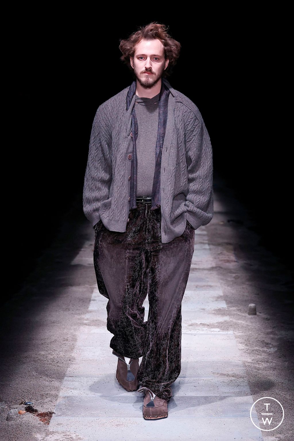 Fashion Week Milan Fall/Winter 2025 look 13 de la collection Magliano menswear