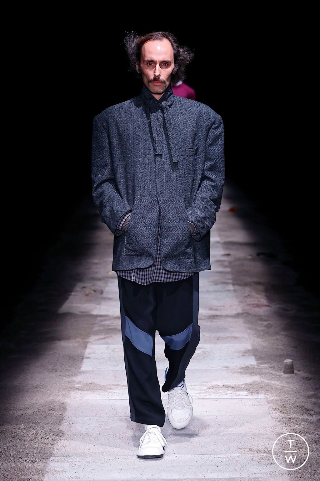 Fashion Week Milan Fall/Winter 2025 look 21 de la collection Magliano menswear
