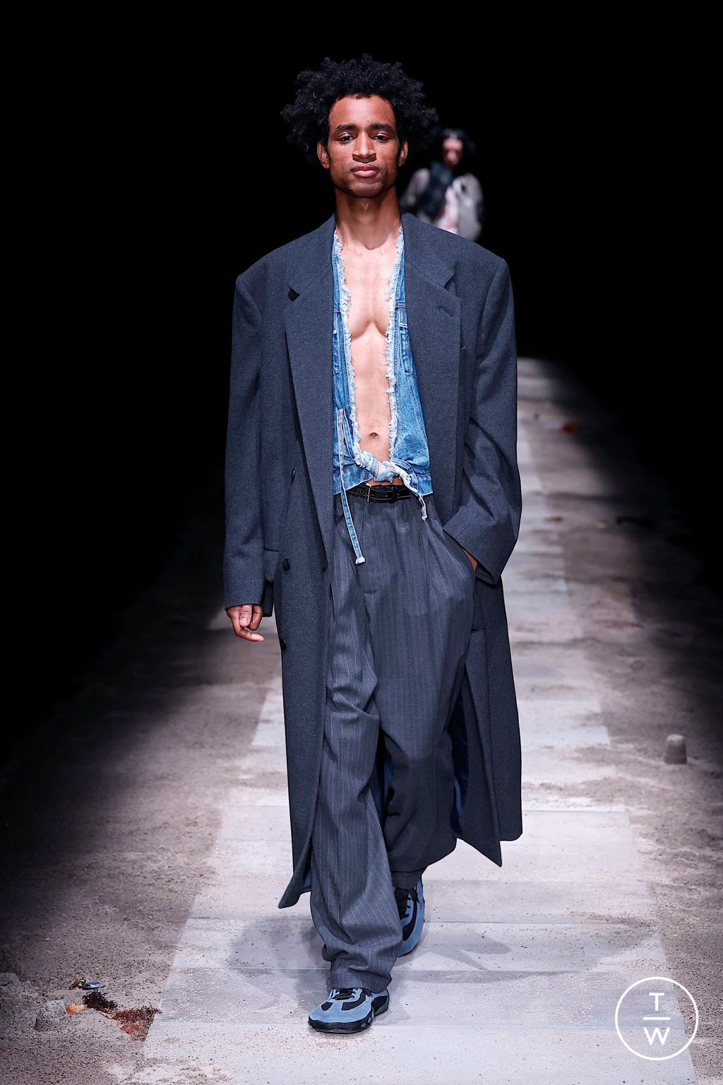 Fashion Week Milan Fall/Winter 2025 look 23 de la collection Magliano menswear