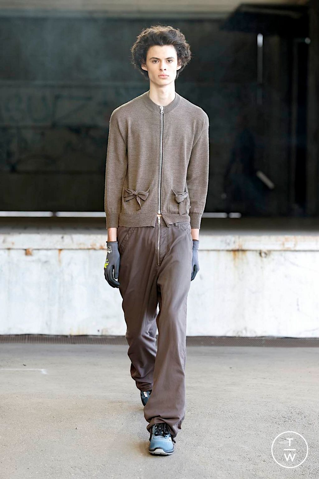 Fashion Week Milan Spring-Summer 2025 look 2 from the Magliano collection menswear