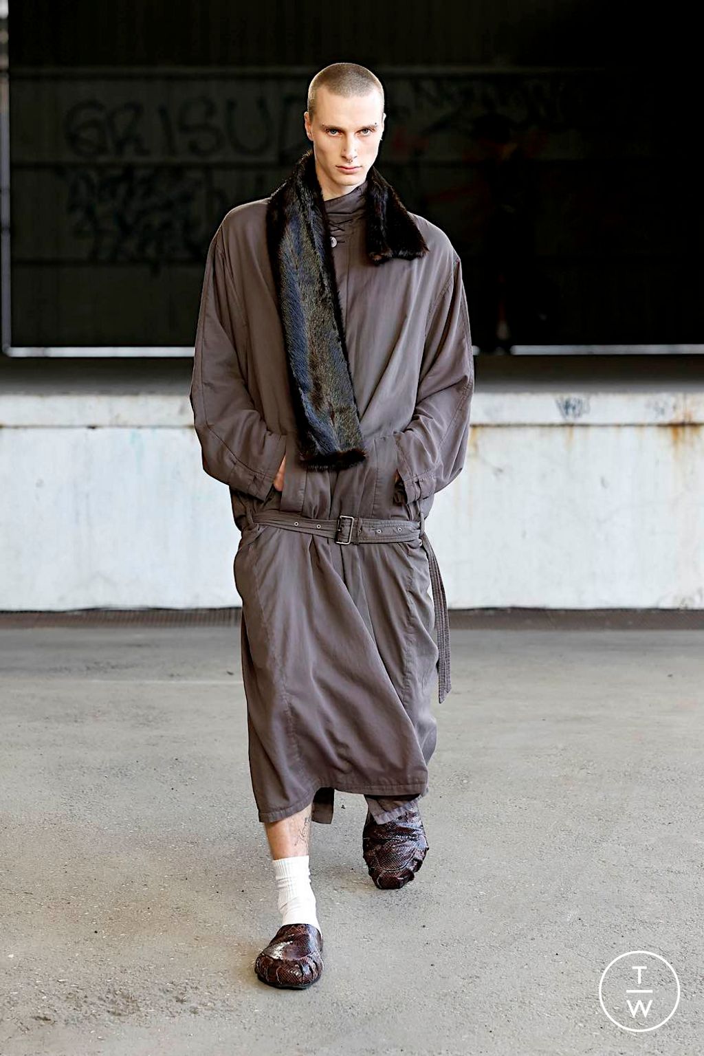 Fashion Week Milan Spring/Summer 2025 look 4 de la collection Magliano menswear