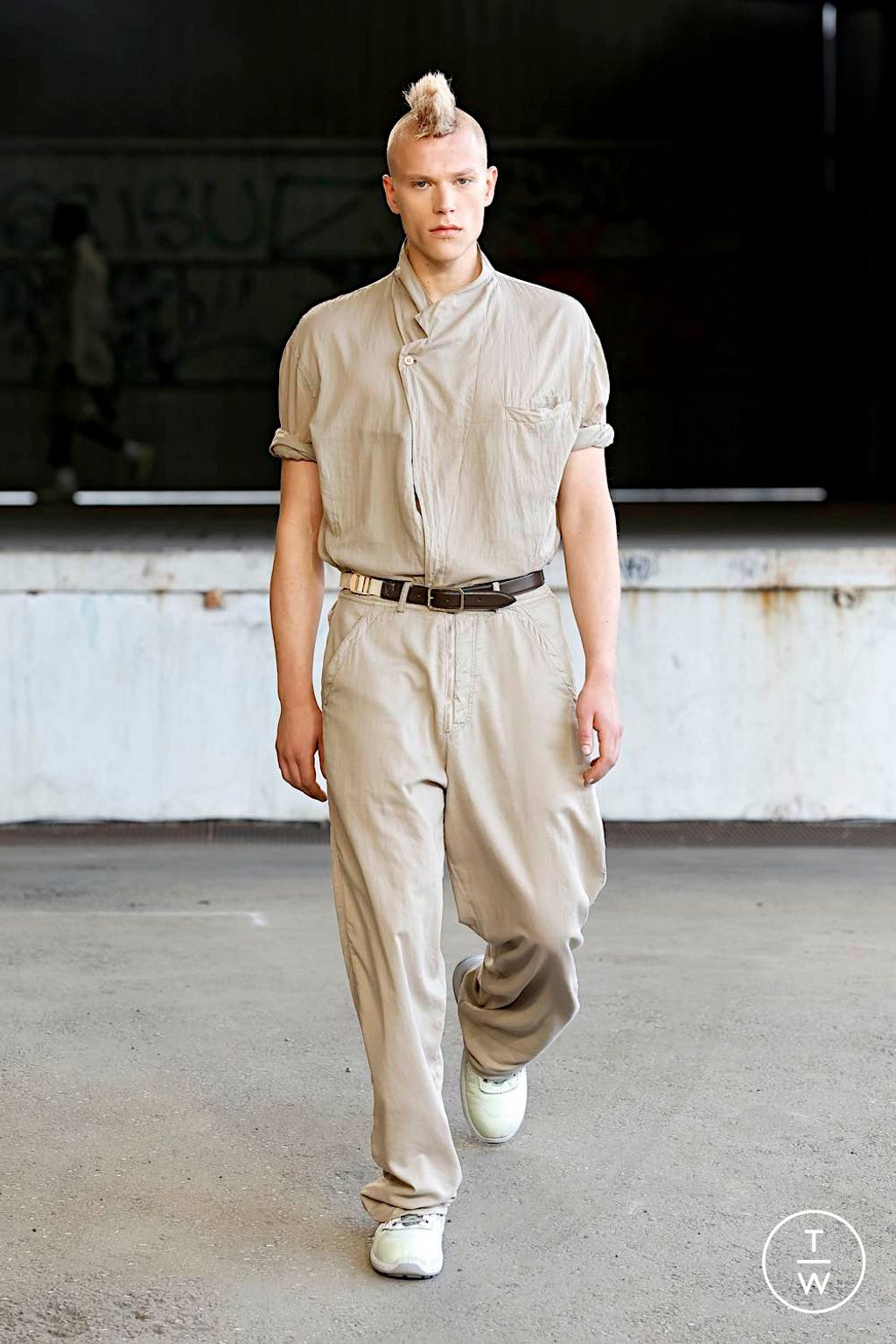 Fashion Week Milan Spring/Summer 2025 look 6 from the Magliano collection menswear