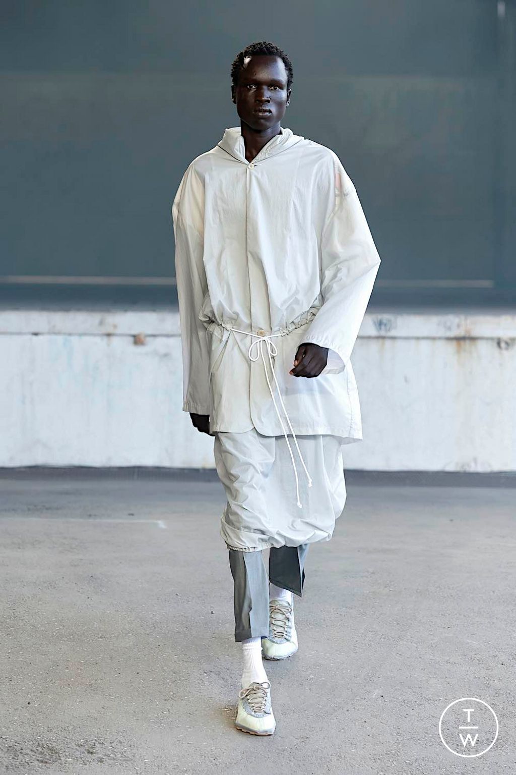 Fashion Week Milan Spring/Summer 2025 look 15 from the Magliano collection menswear