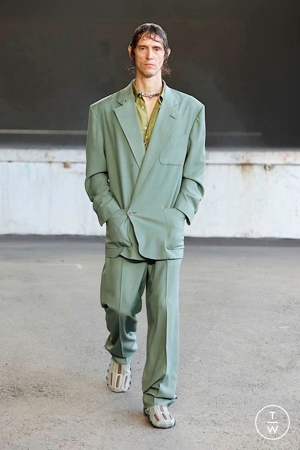 Fashion Week Milan Spring-Summer 2025 look 21 from the Magliano collection menswear