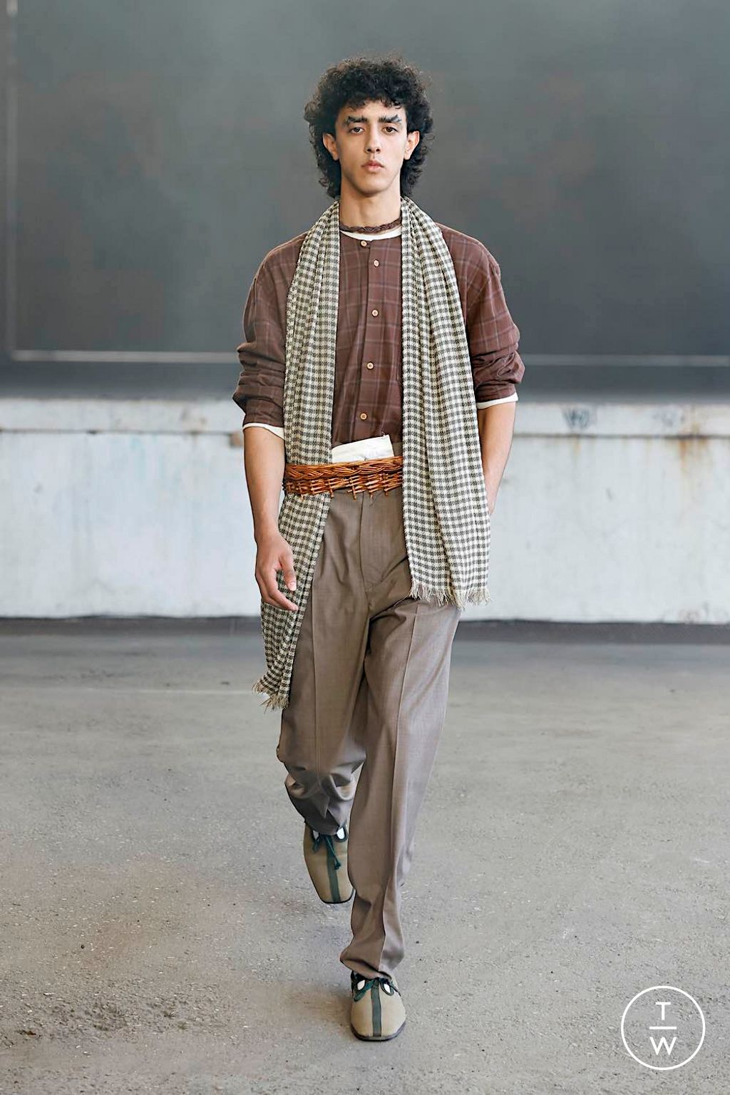 Fashion Week Milan Spring/Summer 2025 look 28 from the Magliano collection menswear
