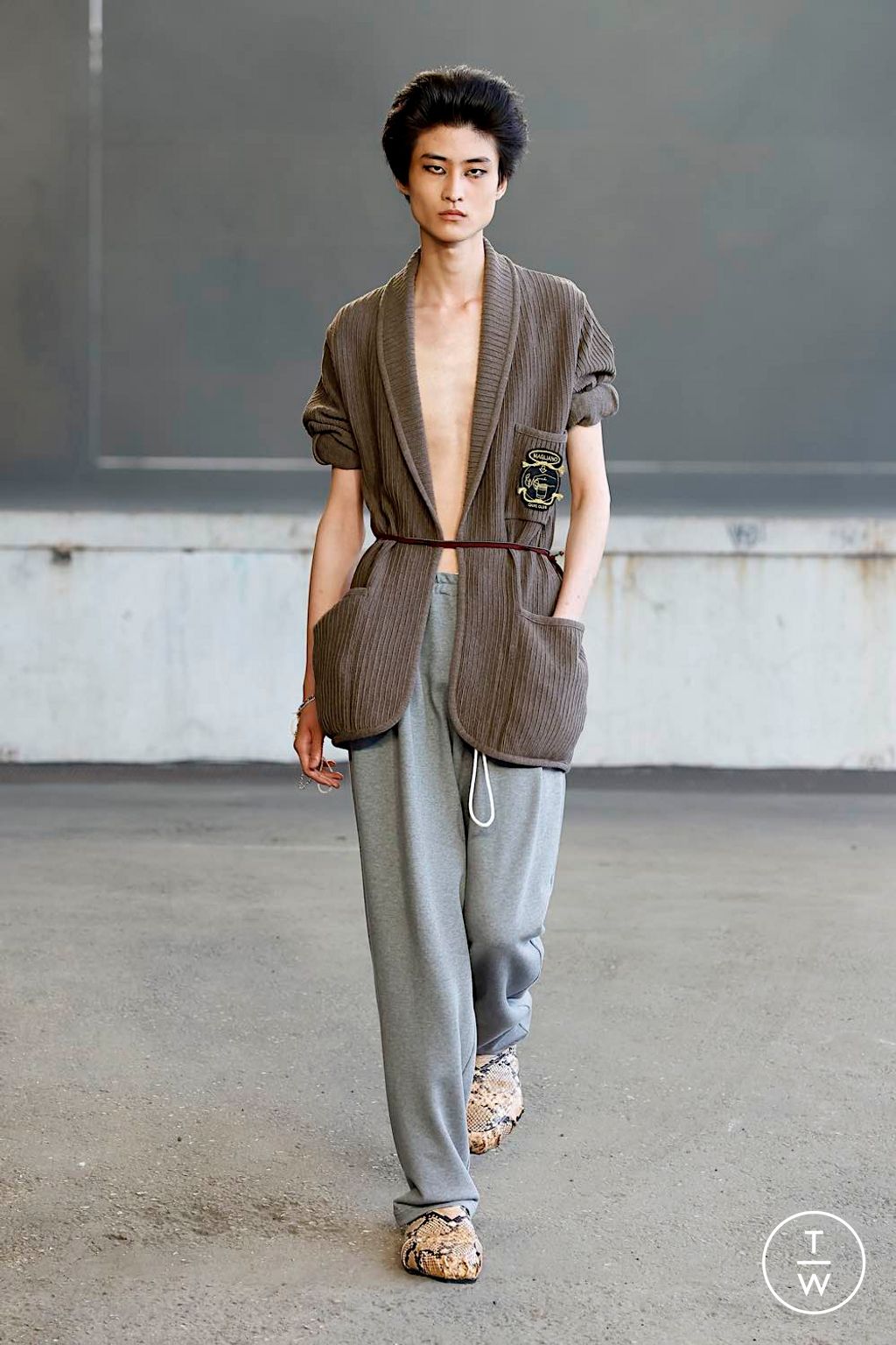Fashion Week Milan Spring/Summer 2025 look 29 de la collection Magliano menswear