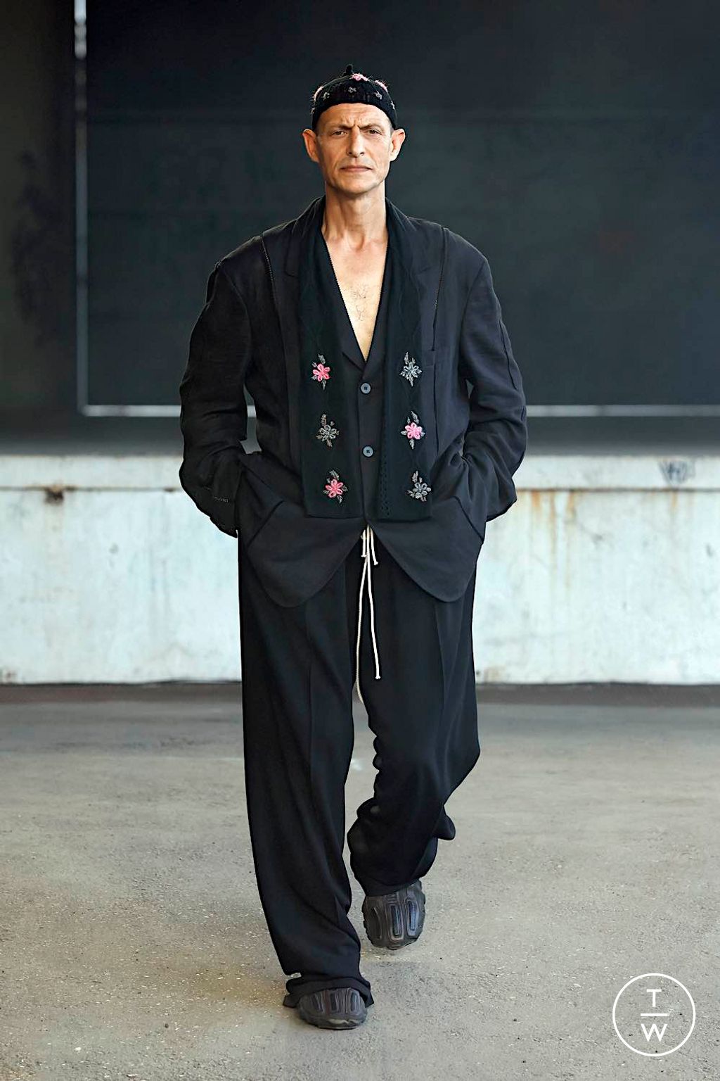 Fashion Week Milan Spring-Summer 2025 look 35 from the Magliano collection menswear