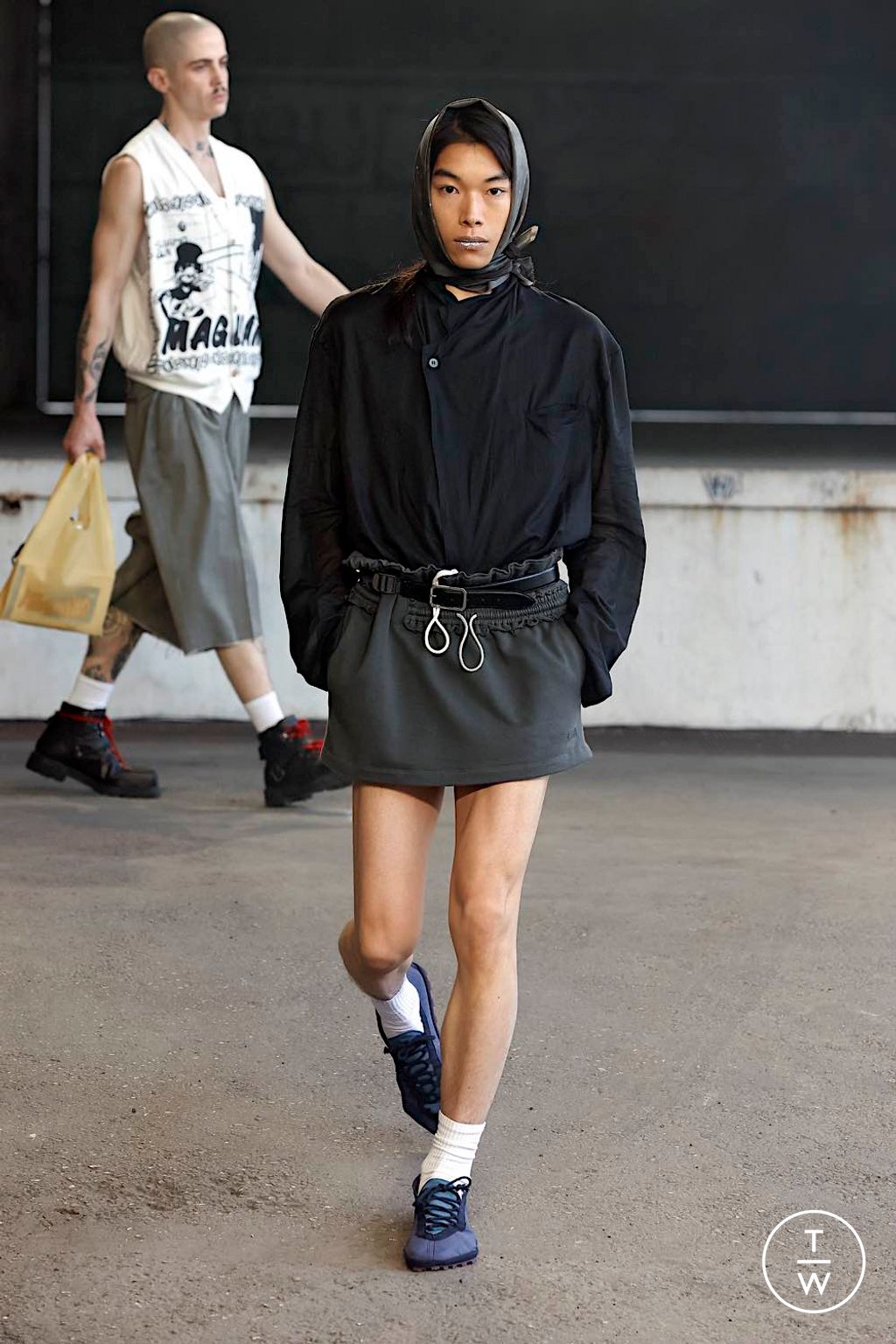 Fashion Week Milan Spring/Summer 2025 look 38 from the Magliano collection menswear