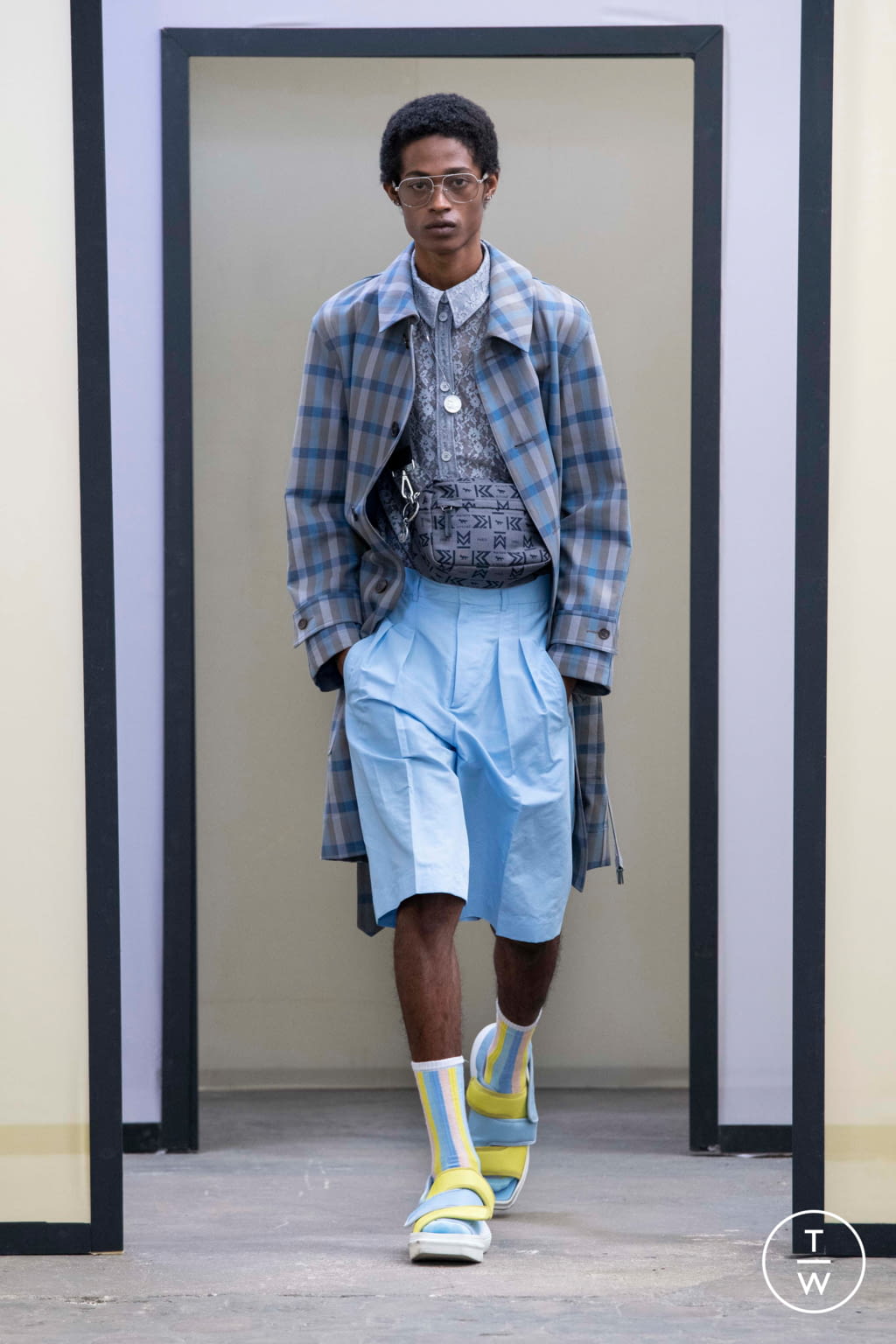 Fashion Week Paris Spring/Summer 2020 look 25 from the Maison Kitsuné collection menswear
