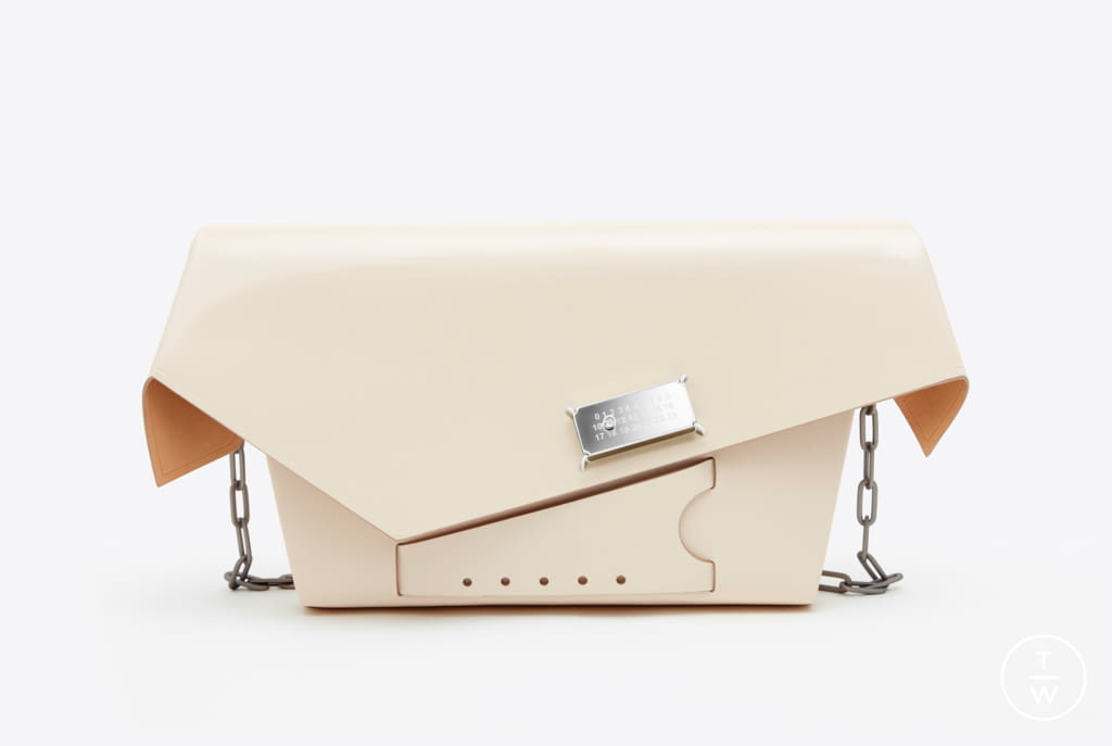 Fashion Week Paris Spring/Summer 2020 look 2 from the Maison Margiela collection womenswear accessories