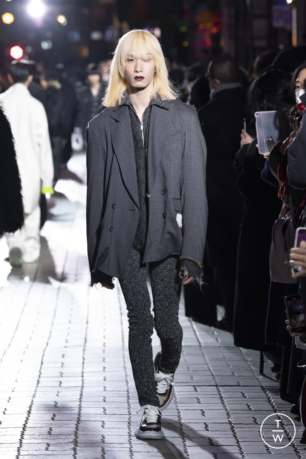 Fashion Week Paris Fall/Winter 2022 look 71 from the Maison Mihara Yasuhiro collection menswear