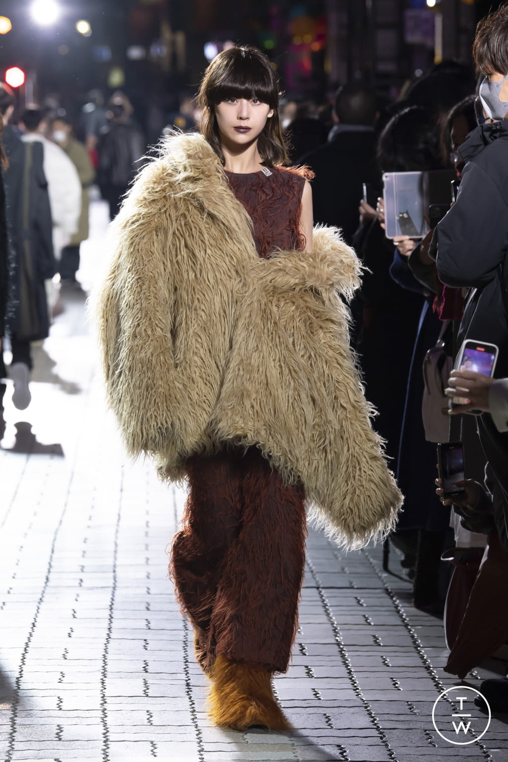 Fashion Week Paris Fall/Winter 2022 look 80 de la collection Maison Mihara Yasuhiro menswear